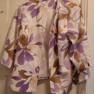 WaIst length buttinless jacket